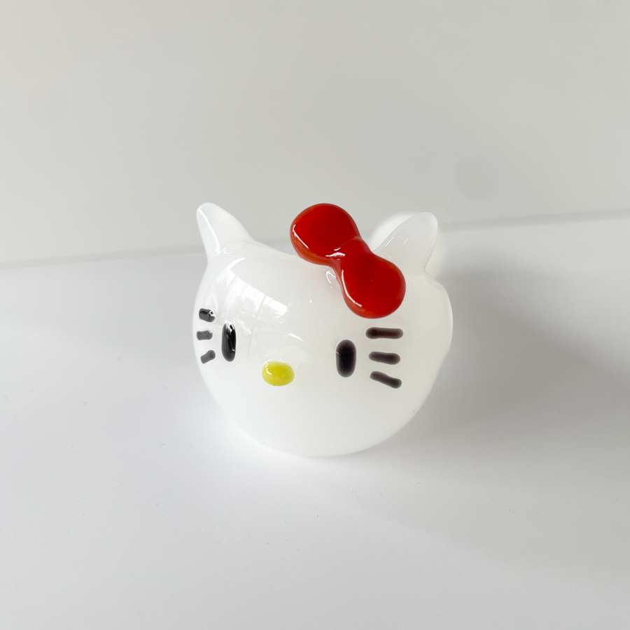 3.5 inch sugarmattys white spoon pipe with sanrio hello kitty design bliss shop chicago