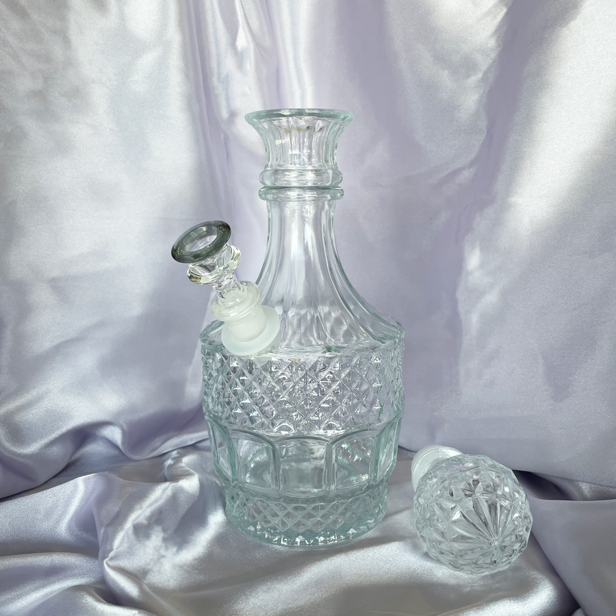 8.5" tall vintage decanter style borosilicate bong with mouthpiece stopper bliss shop chicago